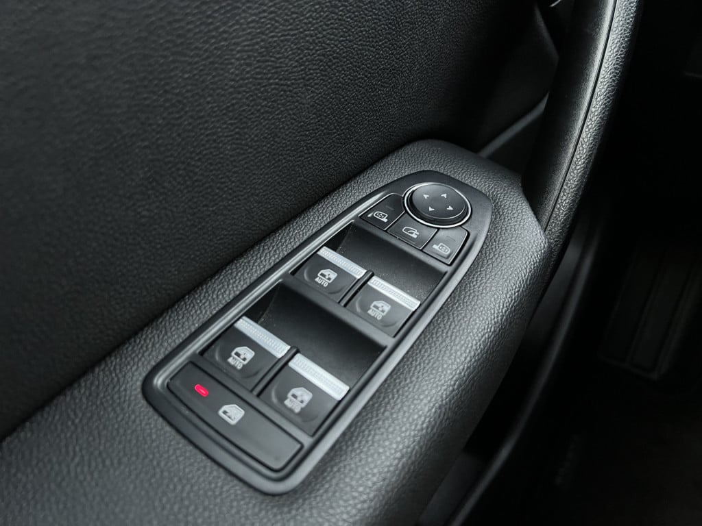 Renault Captur 1.6 e-tech plug-in hybrid 160 intens | camera | dodehoek det