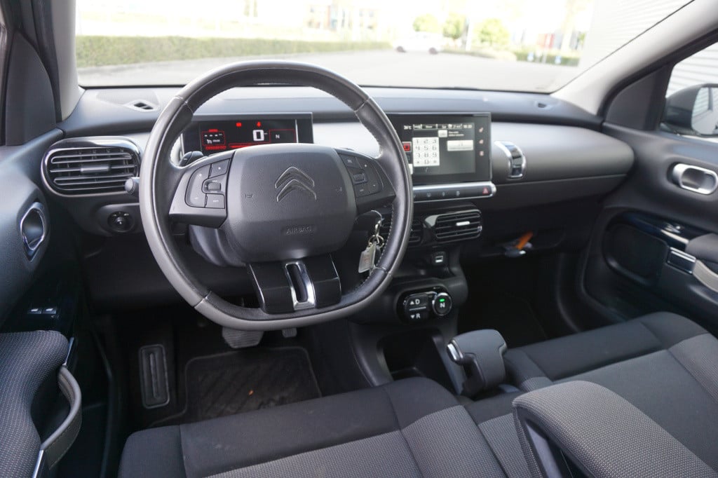 Citroen C4 Cactus 1.2 puretech shine airco / navi / carplay / elektr. ramen