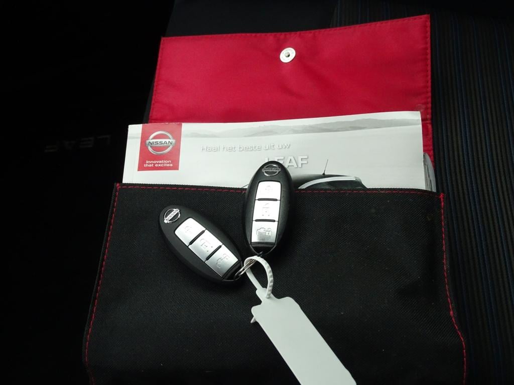 Nissan Leaf n-connecta 40 kwh | incl. btw | 360 camera