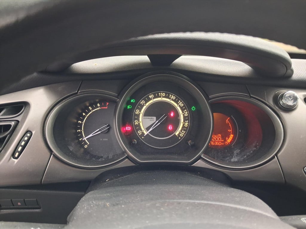 Citroen C3 1.2 puretech 82pk feel edition trekhaak | navigatie | cruise & c