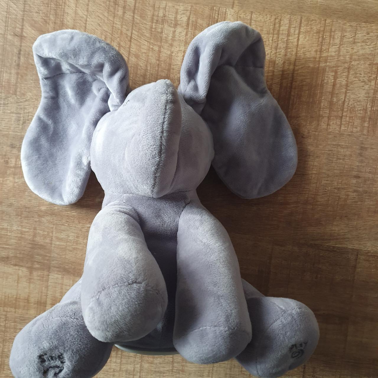 Zingende / Pratende knuffel olifant