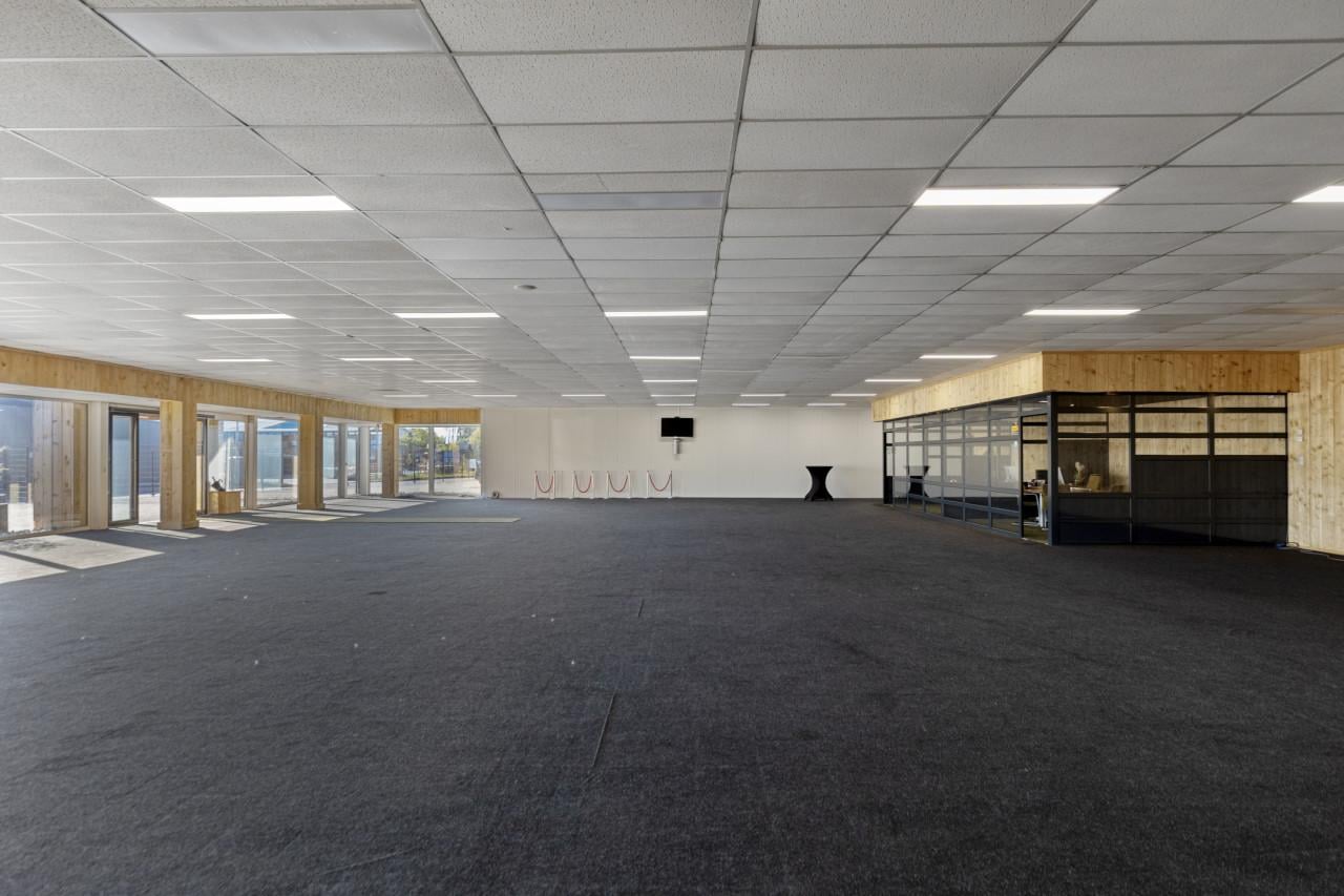 TE KOOP | Multifunctionele bedrijfsruimte-/showroom in ’s-Heer Arendskerke