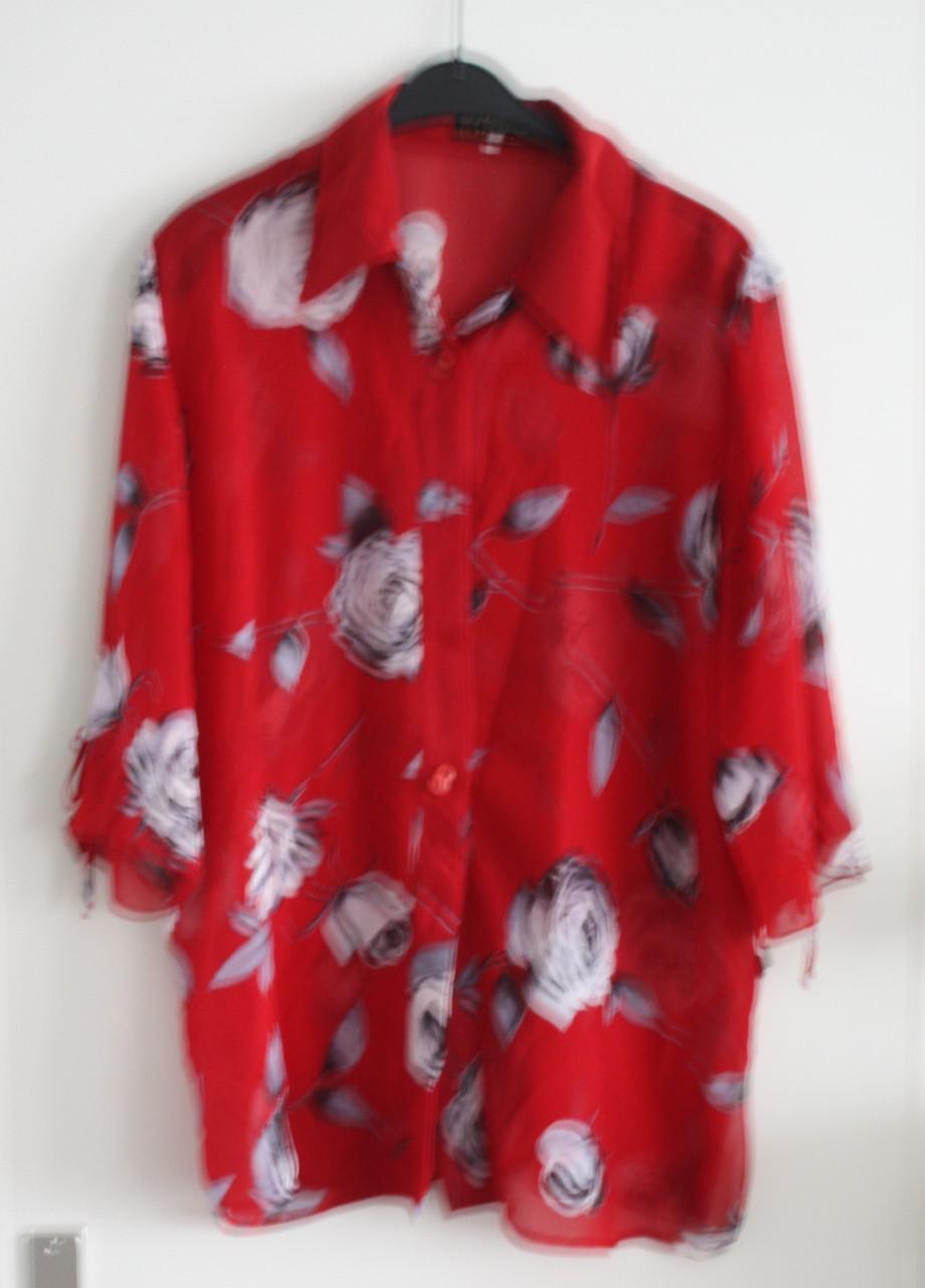 Rode blouse met rozen l