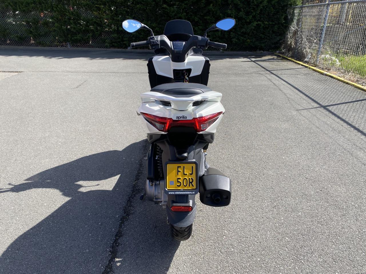 Aprilia SXR 50. 2022 in nieuwstaat!