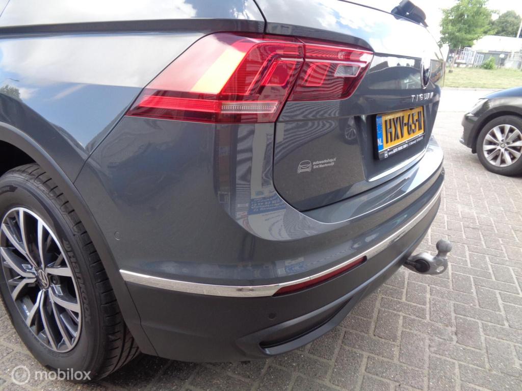 Volkswagen Tiguan 1.5 tsi elegance/airco/navi/panorama/virtual/vol leer/mem