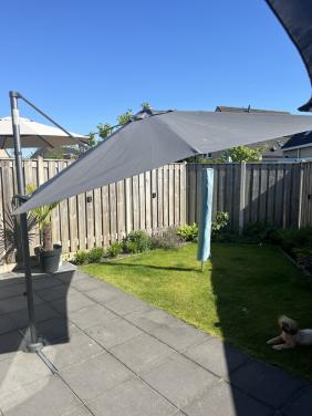 Te koop zweefparasol