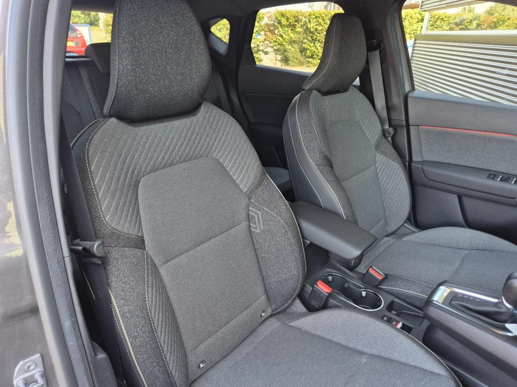 Renault Captur 1.6 e-tech full hybrid 145 techno nw. model!, all season ban