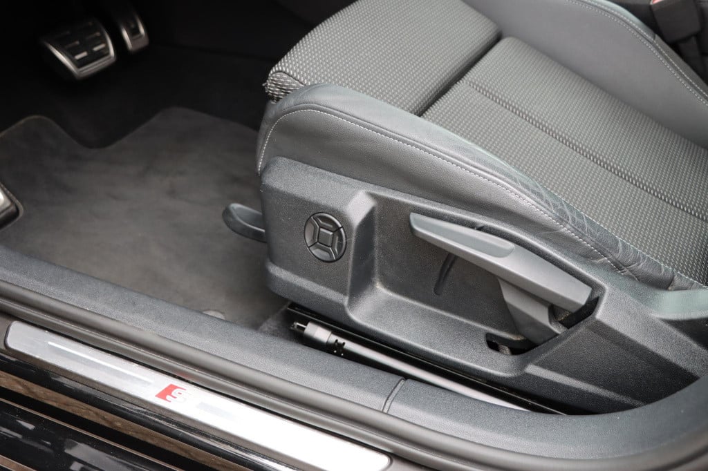 Audi A3 limousine 35 tfsi s edition 150pk s-tronic