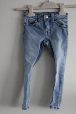 Licht blauwe spijkerbroek skinny fit  maat 98