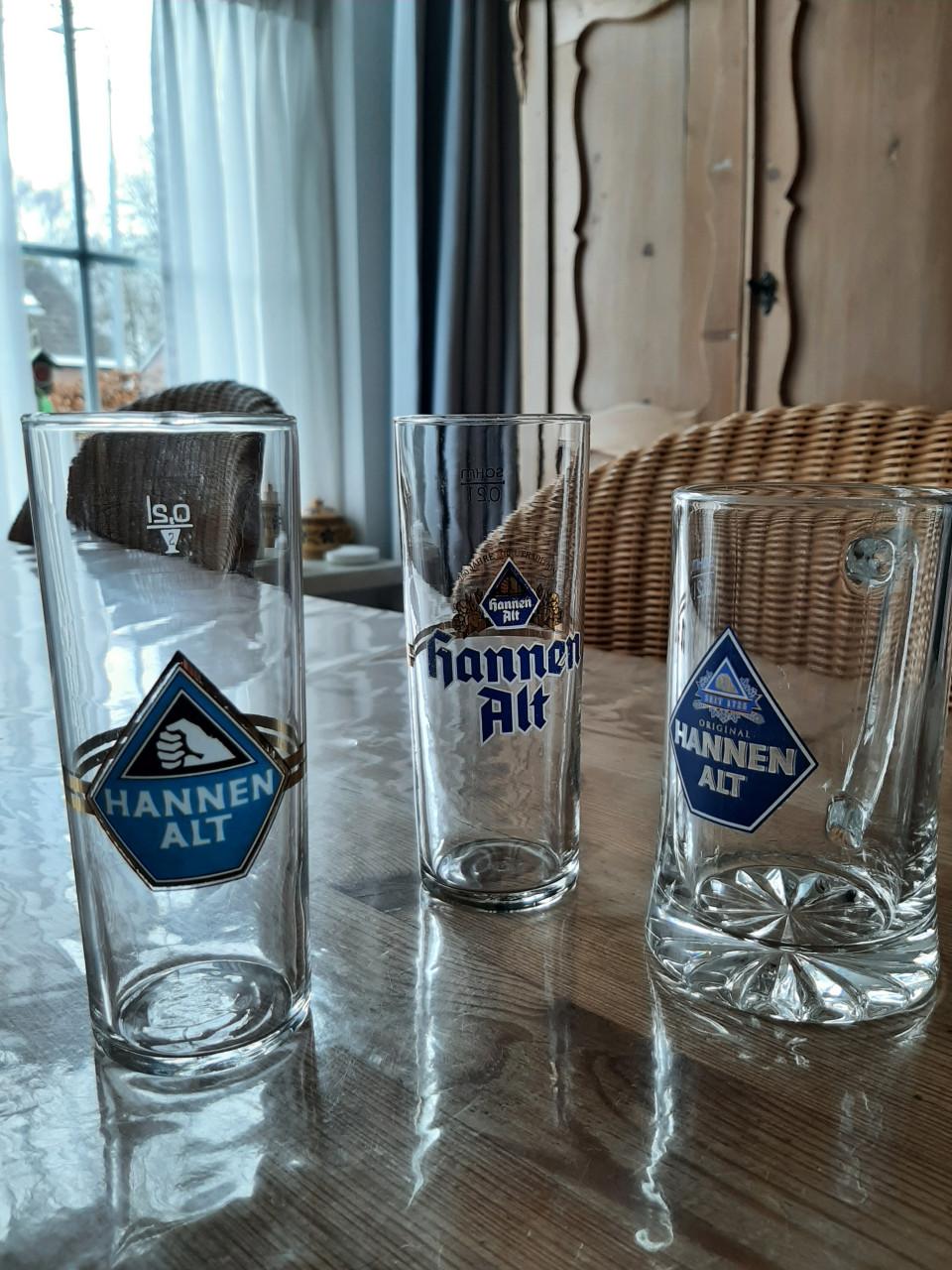 3  VERSCHILLENDE  - HANNEN ALT BIER