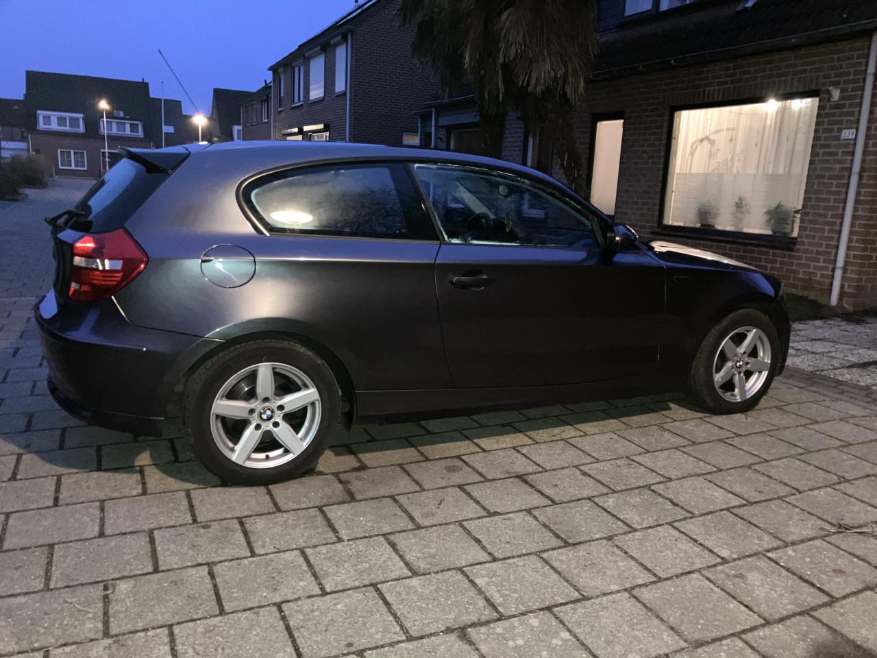 BMW 1-Serie 2.0 118I 3DR 2007 Grijs