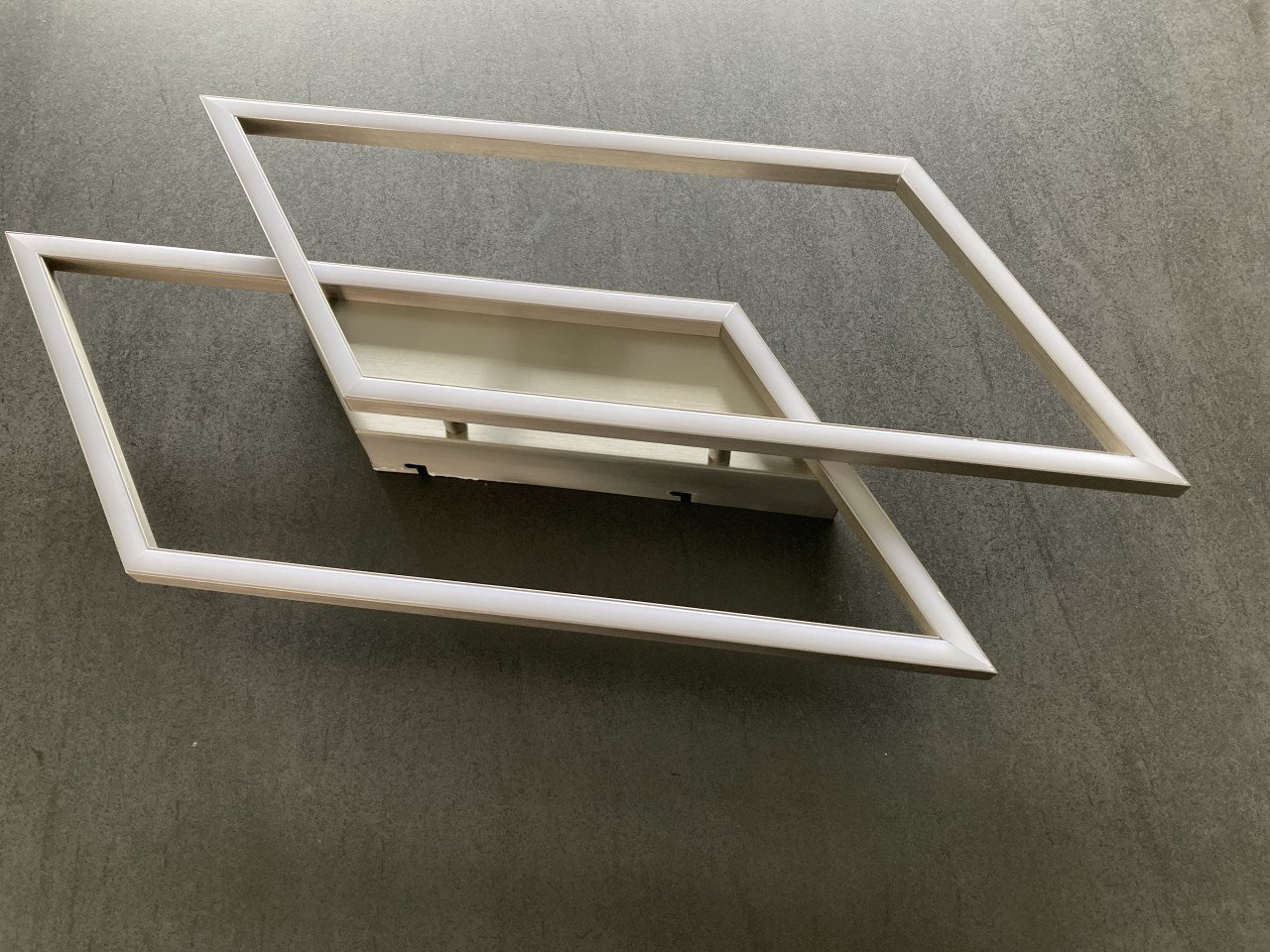 Moderne plafond of wandlamp