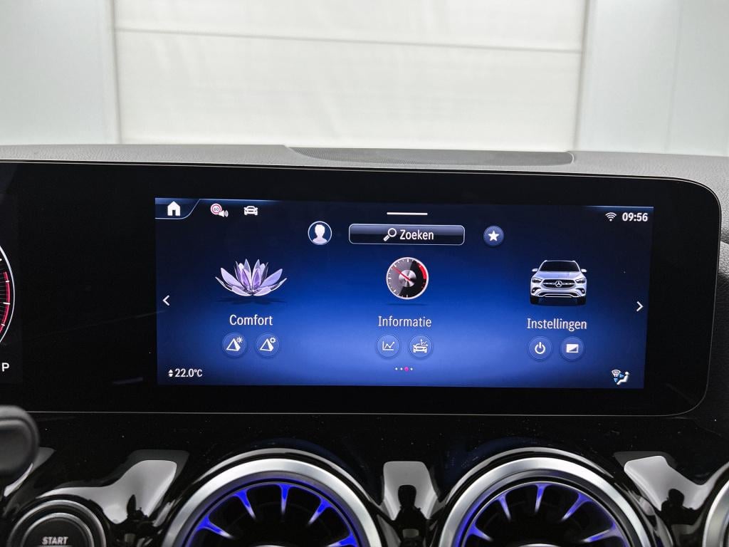 Mercedes-Benz Gla-klasse 200 amg line | sfeerverlichting | panoramadak | cr