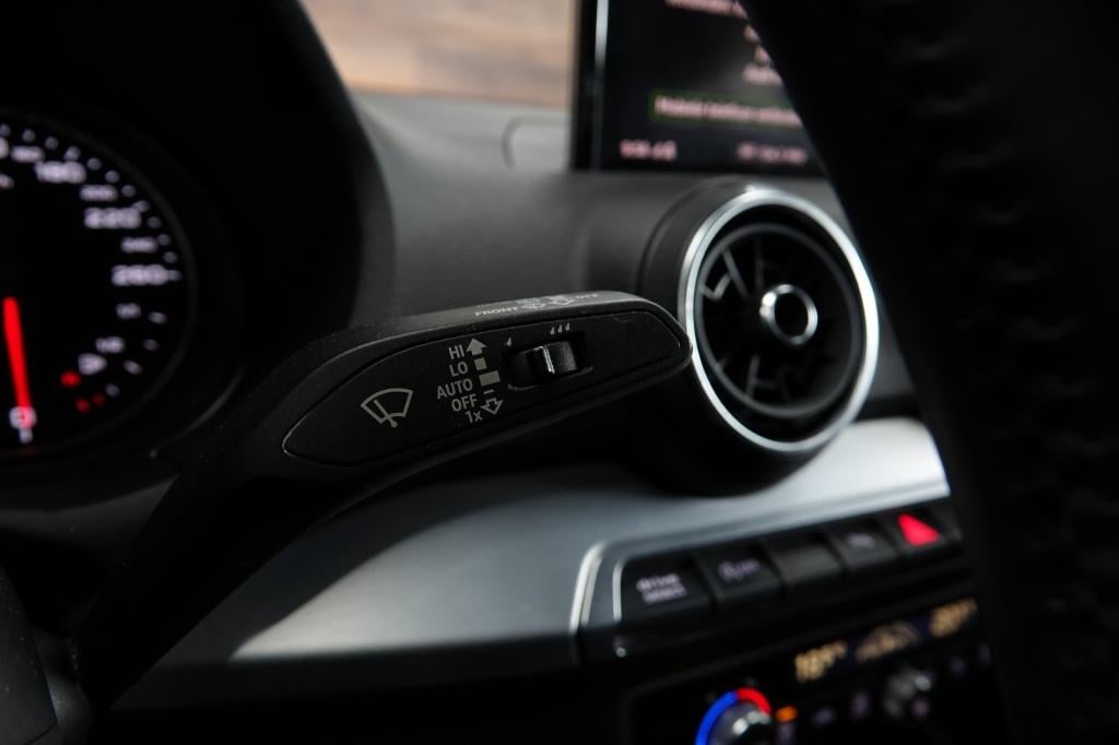 Audi Q2 1.0 tfsi sport | pdc | 19" | driveselect |