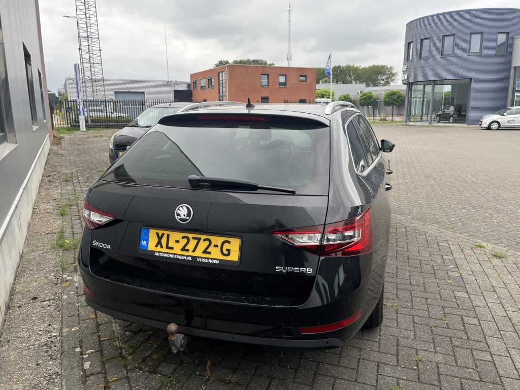 Skoda Superb combi 1.4 tsi act style business