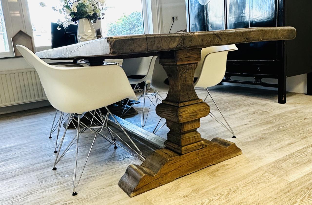 Massief houten kloostertafel