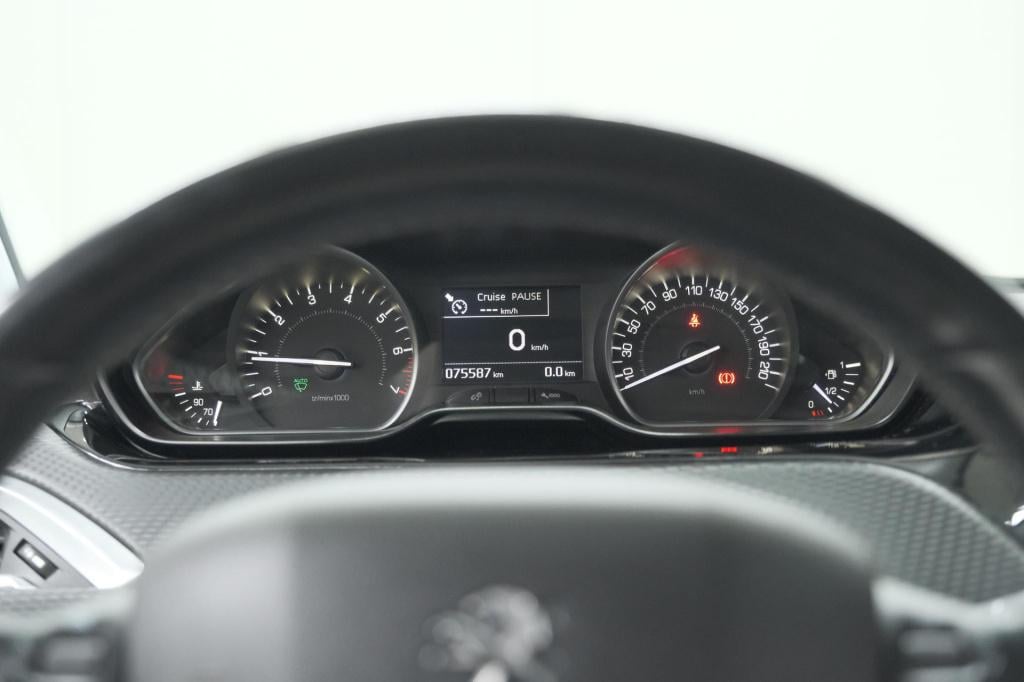 Peugeot 208 puretech 110 tech edition | camera | apple carplay | parkeersen