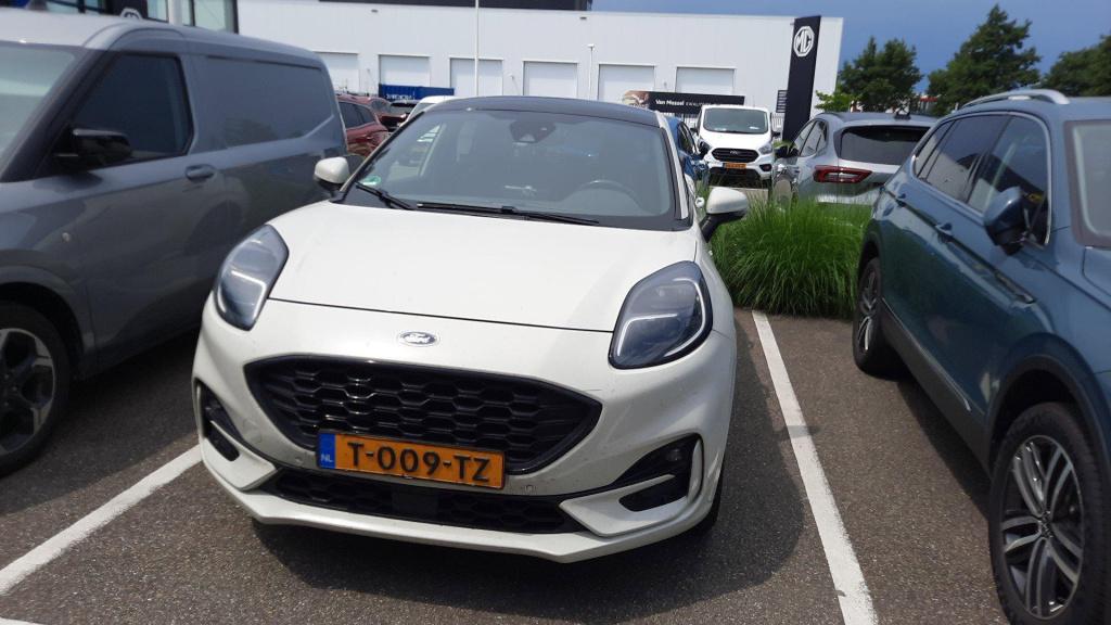 Ford Puma 1.0 ecoboost st-line x winter pack - pano dak - adapt. cruise con