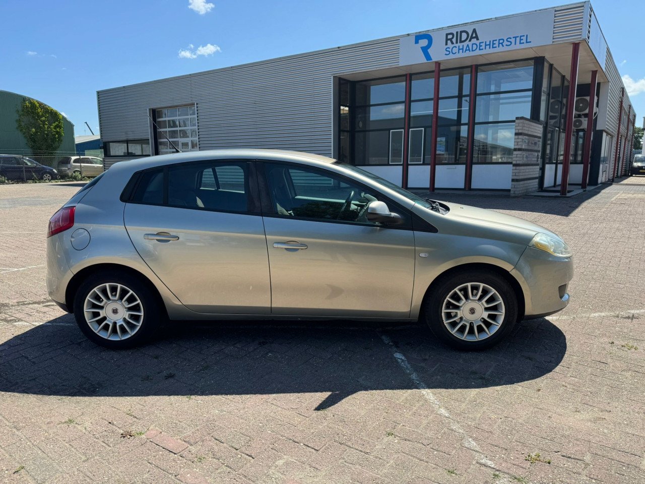 Fiat bravo bj 2011 2450 euro