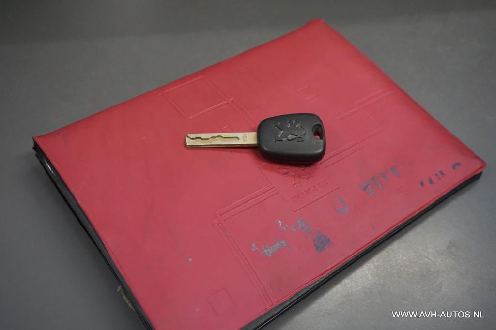 Peugeot 207 1.4-16v xr