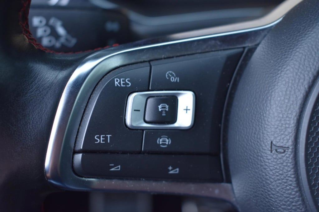 Volkswagen T-roc 1.0 tsi sport | virtual cockpit | trekhaak | camera | nap 