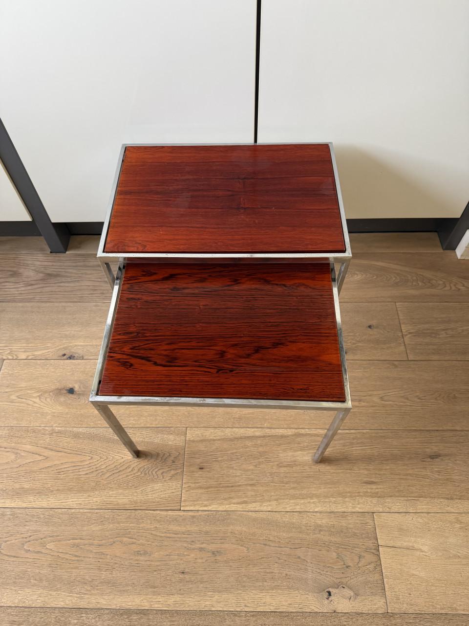 Set van twee vintage bijzettafeltjes