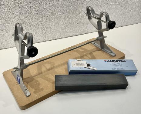 Te koop Zandstra Noren Slijpsteen standaard met bbh. slijpsteen