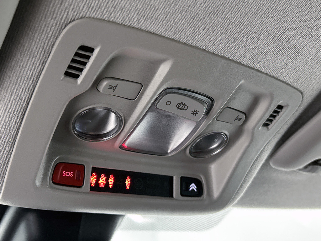 Citroen C3 110 pk shine | rijklaar | navigatie | achteruitrijcamera |