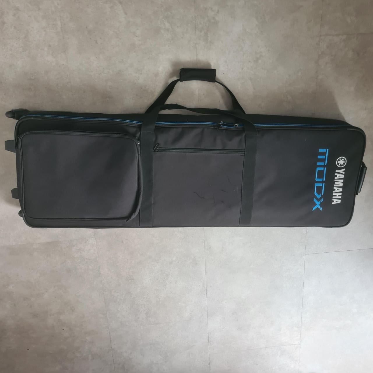 Yamaha MODX8 met softbag