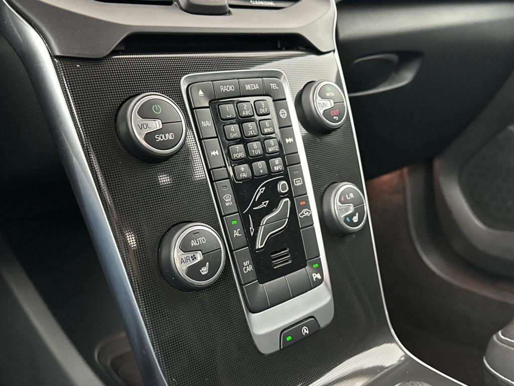 Volvo V40 t3 153pk nordic+ standkachel| navi| cruise| climate| oncall| 17''
