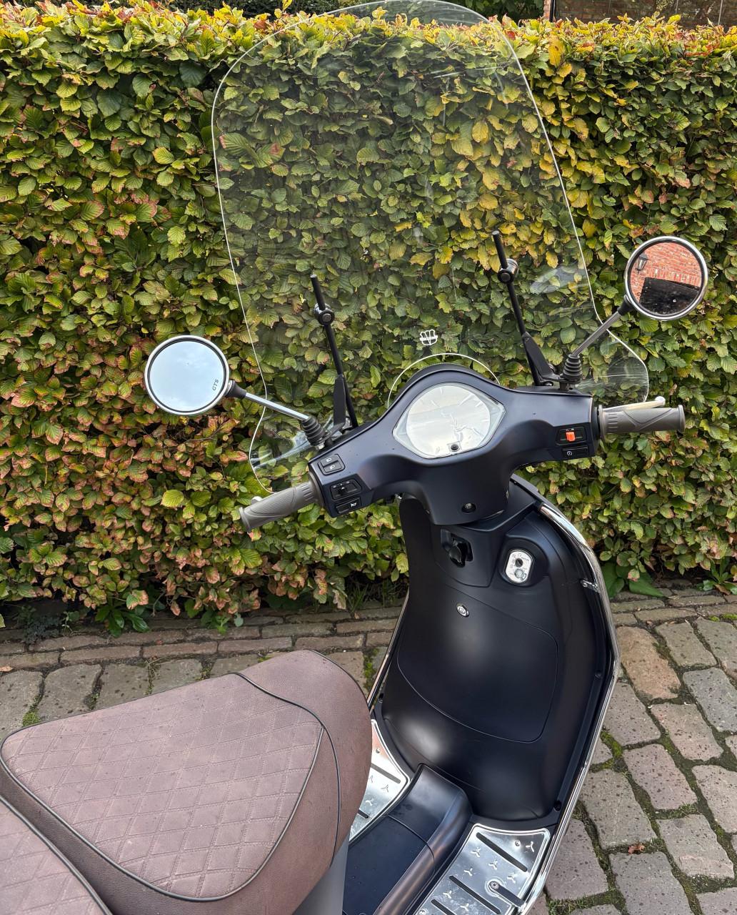 Zeer nette GTS Toscana exclusive scooter (4jr)
