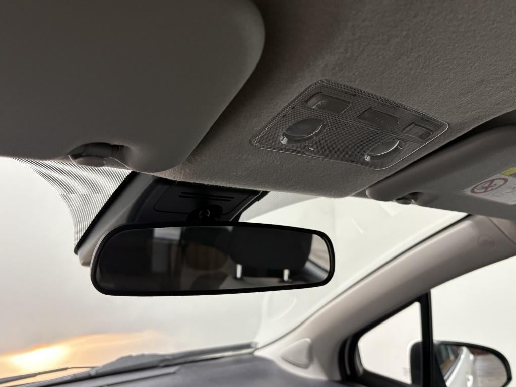 Toyota Yaris 1.5 hybrid active | lage km-stand |