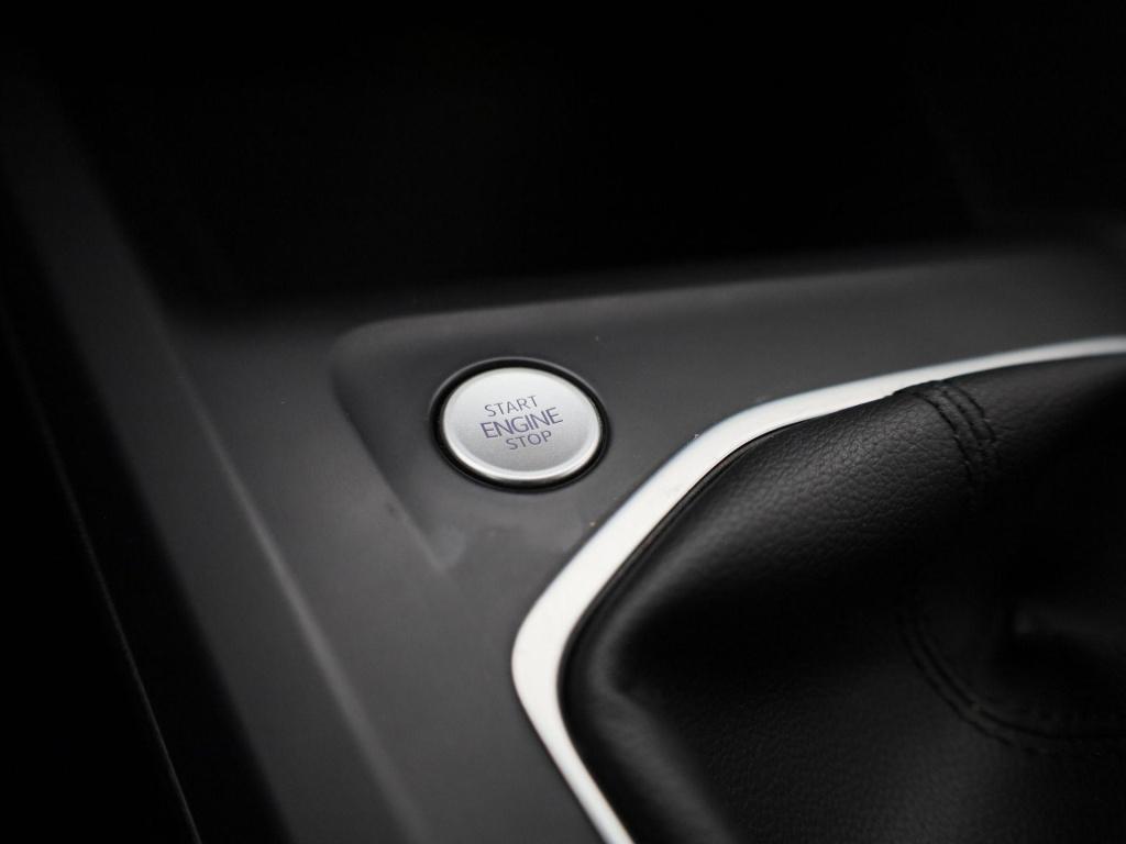 Volkswagen Golf variant 1.0 tsi life | navigatie | stoel/stuur verwarming |