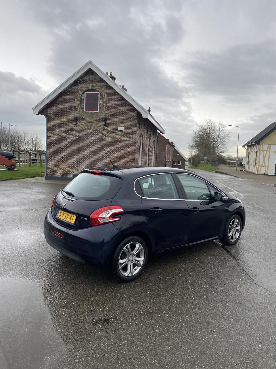 Peugeot 208 1.2