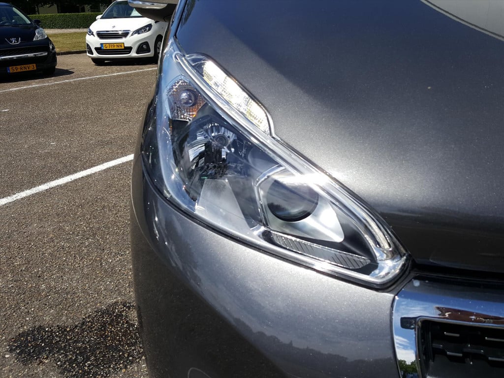 Peugeot 208 1.2 puretech 110pk 5d allure automaat6 navigatie | trekhaak | a