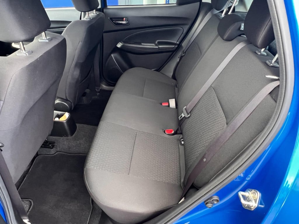 Suzuki Swift 1.0 stijl smart hybrid, camera, carplay enz...