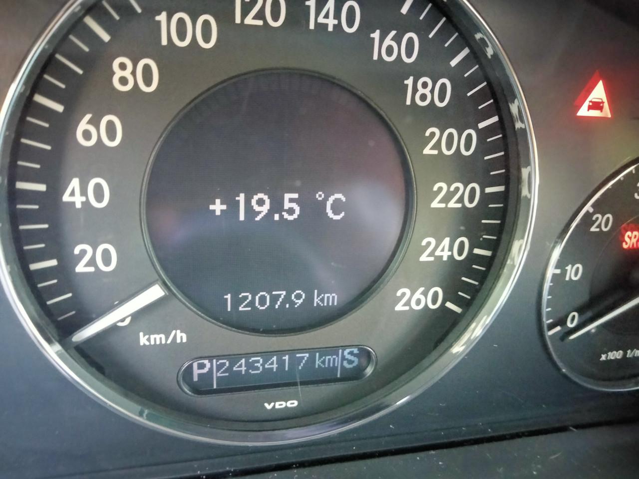 Mercedes E 240