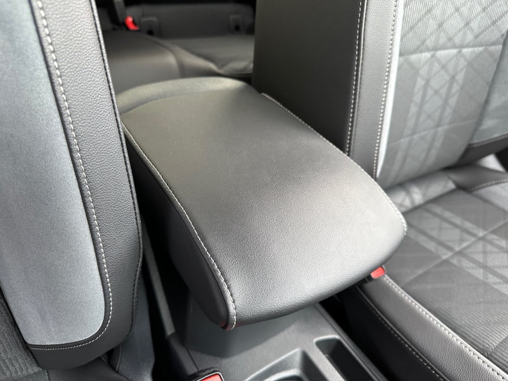 Volkswagen T-roc 1.5 tsi 150pk dsg r-line | camera | carplay | dode hoek | 