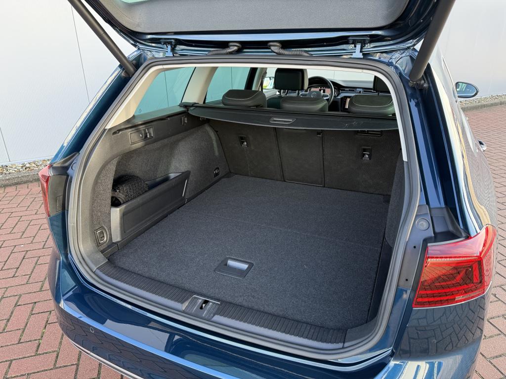 Volkswagen Passat variant 1.4 tsi phev 218pk gte | pano | dynaudio | trekha