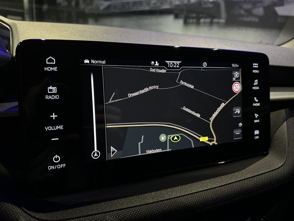 Skoda Fabia 1.0 tsi business edition *camera*pdc*winterpack*app*navi*