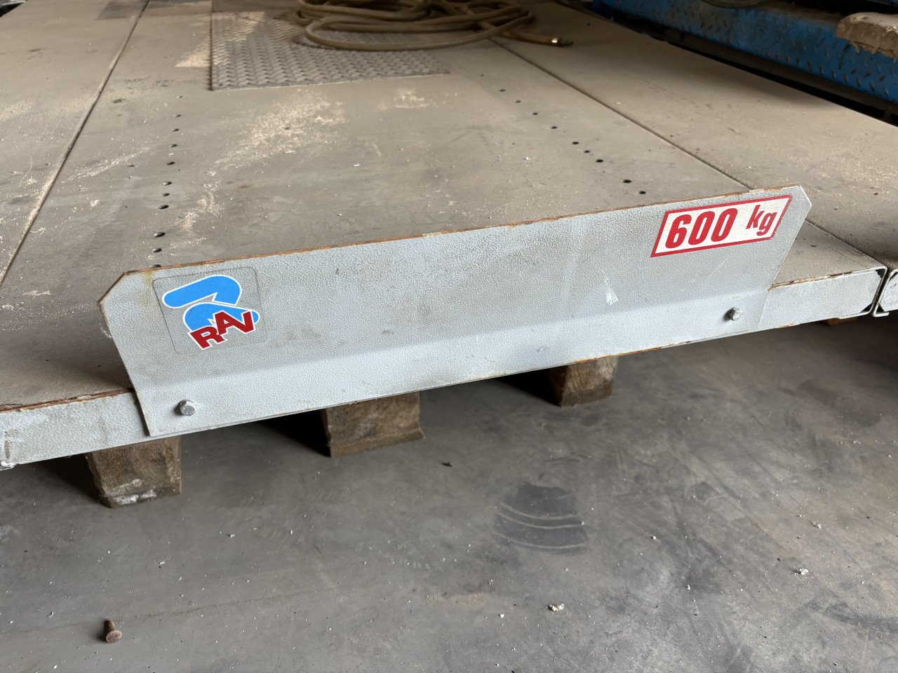Ravaglioli motor hefbrug heftafel 600kg hydropneumatisch schaarbrug