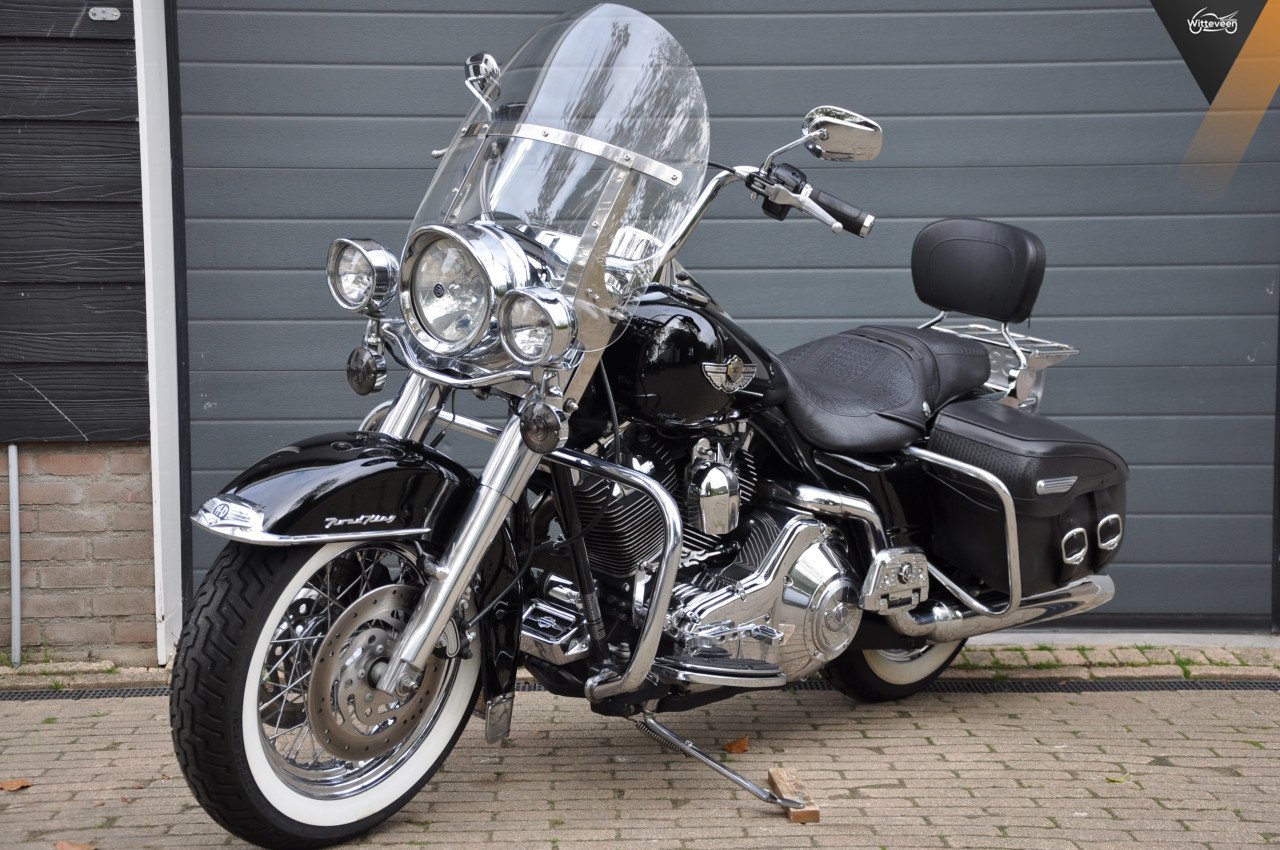 Harley Davidson Road King Classic FLHRC Hele nette en complete motor!
