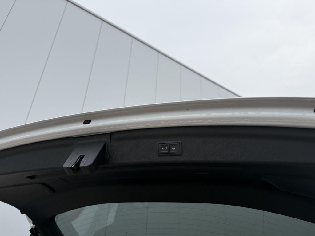 Audi Q3 45 tfsi e hybrid 245pk s edition | zwart optiek