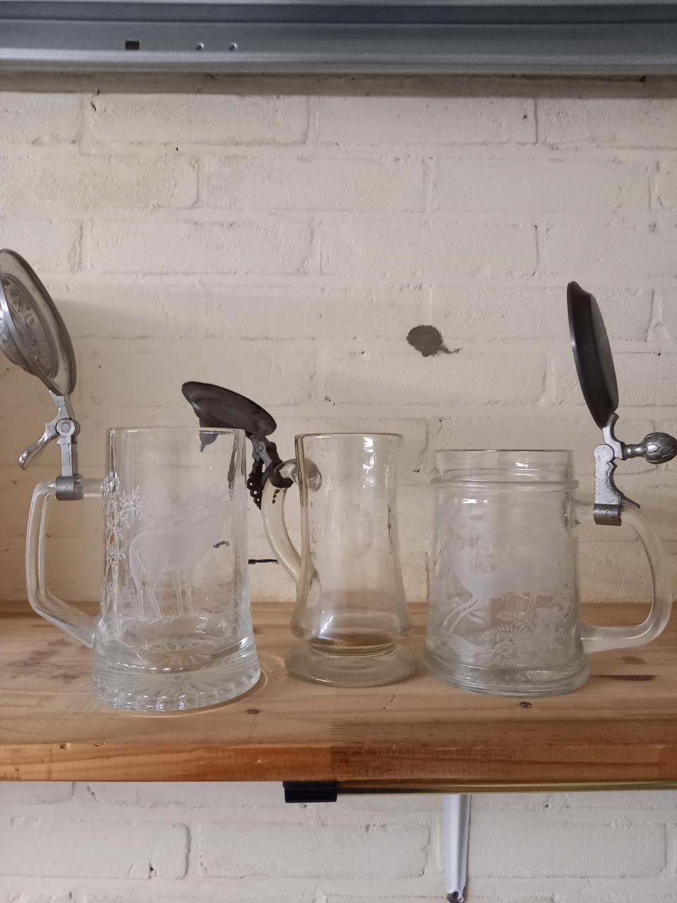 3 glazen bierpullen met zinken deksel 5 euro samen