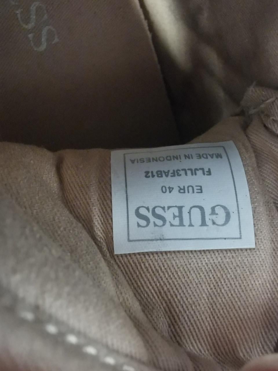 Nieuwe schoenen van Guess - 40