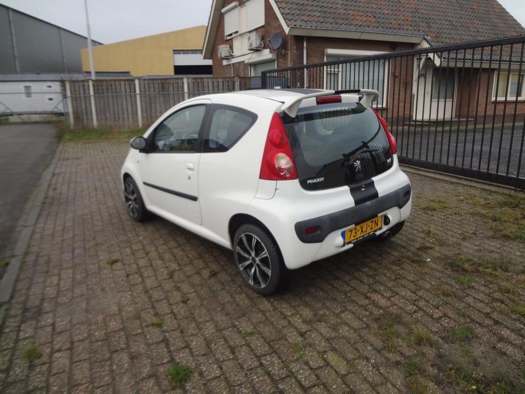 Peugeot 107 1.0-12v xs