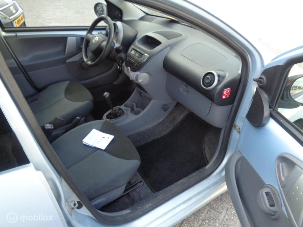 Toyota Aygo 1.0-12v + stuurbekr.lm velgen nieuwe apk mee neemprijs