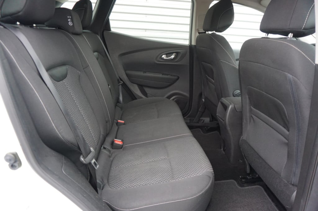 Renault Kadjar 1.2 tce zen airco / navi / cruise / trekhaak / parkeers. / l