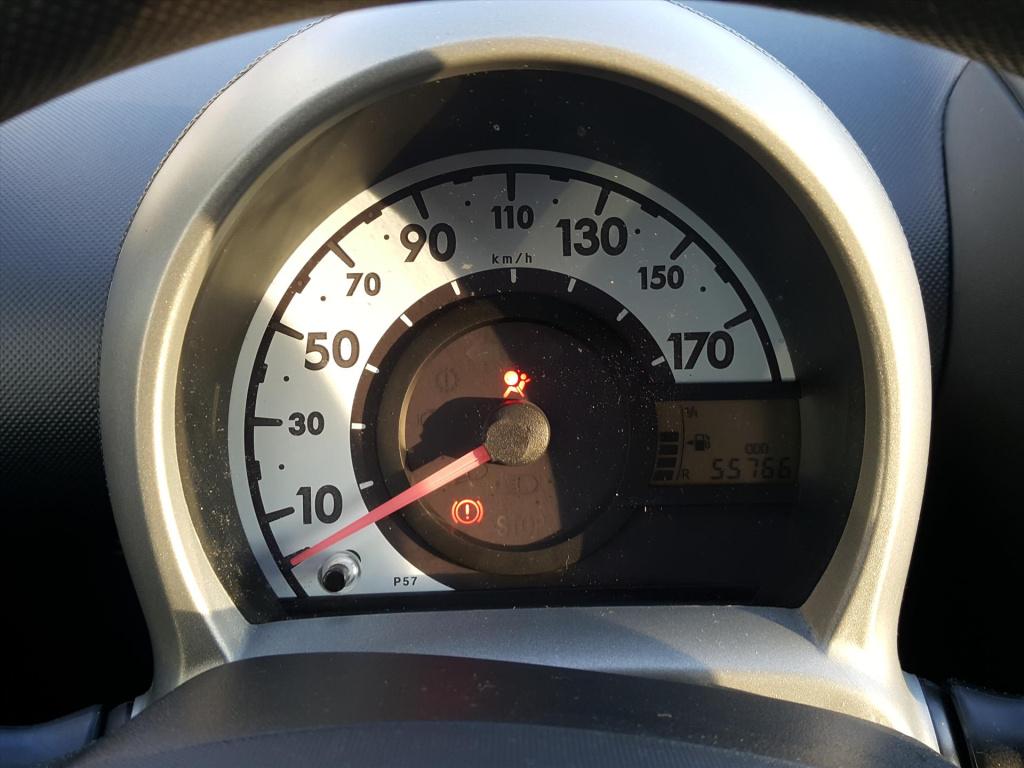 Peugeot 107 1.0 68pk 5d access pack accent airco | lage km-stand! | radio &