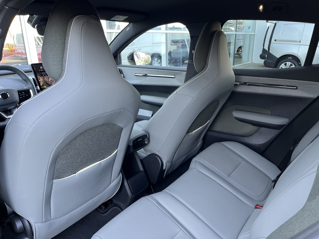 Volvo Ex30 extended plus 272pk| adap.cruise| h&k sound| getint glas| camera